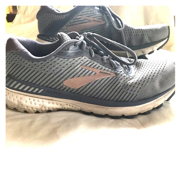 Brooks Shoes - Women’s Brooks Adrenaline 18
